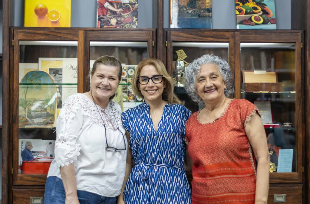 El Auditorio Francesca Pensieri se convirtió en un festín de sabor y tradición en el conversatorio «Cocinas Regionales»